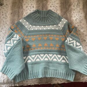 Universal Threads Sweater -size small. Crop
